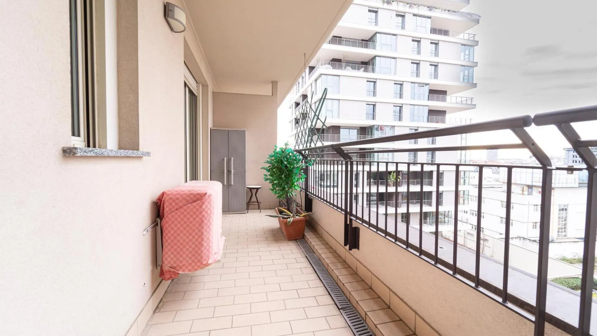I Host Apartment - Adamello 8 Milán