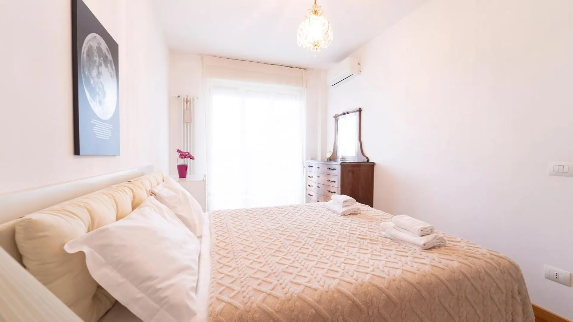 I Host Apartment - Adamello 8 Milan